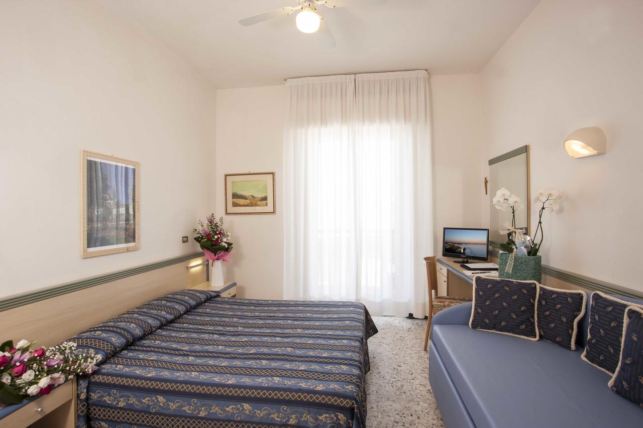 Hotel Brig Cattolica Exterior photo